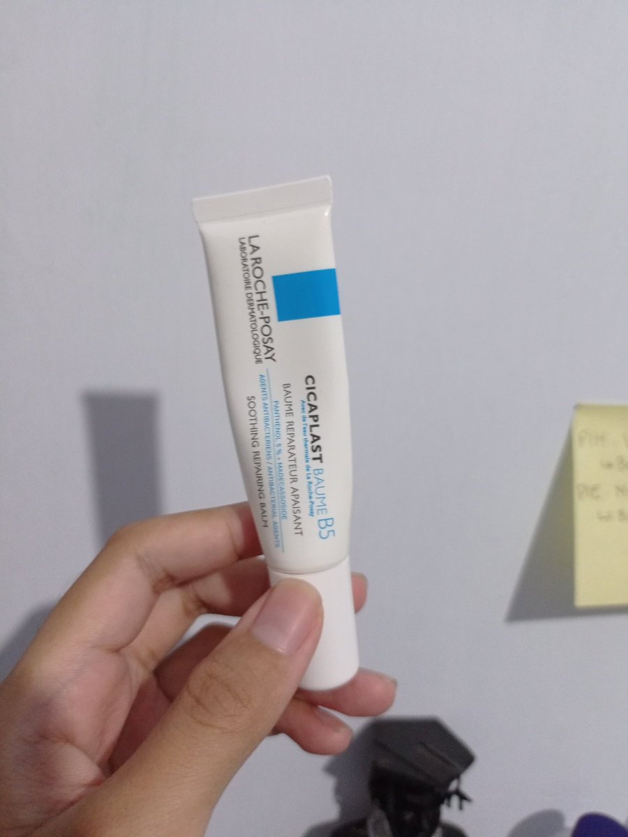 avagroot's tweet photo. @ohmybeautybank LRP cicaplast, moist termantul buatku saat ini. Muka iritasi, kemerahan dan gatel pake ini langsung mendingan. Minusnya harganya mihill 😭 https://t.co/wkaBnwVnS4