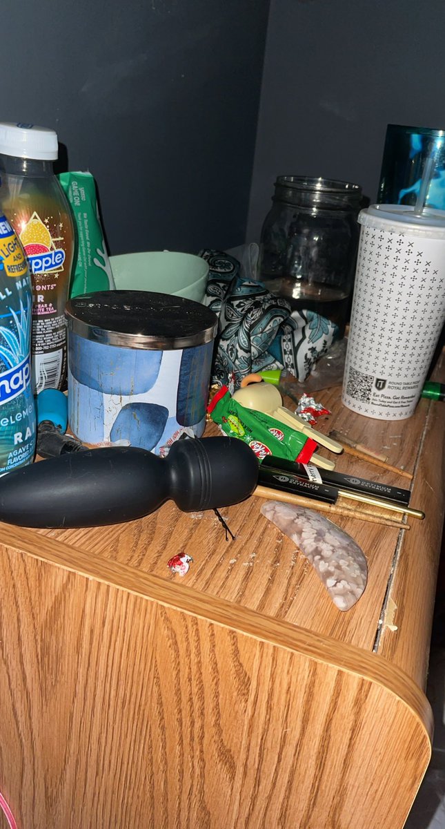 HAILTHESUNS's tweet photo. the bedside table depression realness 😙✌️

got everything i need to survive right here https://t.co/oaxKl6wNTc
