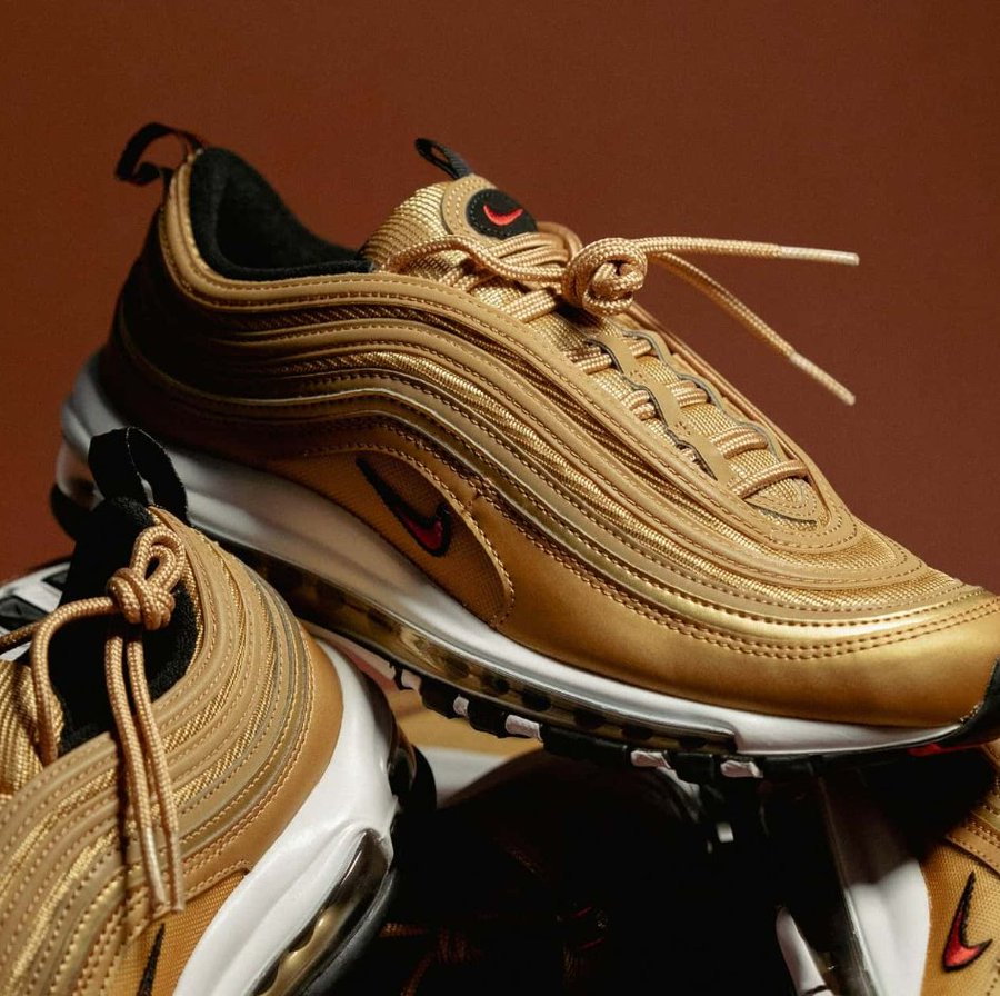 SOLELINKS's tweet photo. Ad: Nike Air Max 97 'Gold Bullet'
=> https://t.co/m1gMxsuHqQ https://t.co/FmrovfhCLK