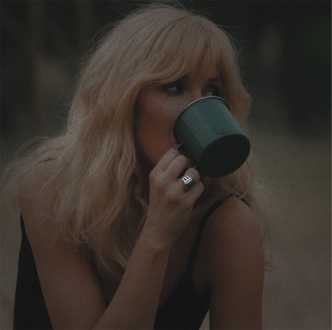 cue a small 𝒔𝒄𝒐𝒇𝒇. 
—— ain’t exactly a good morning.