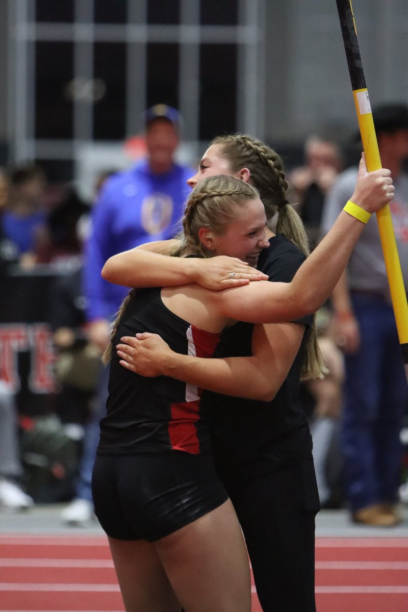 FrenshipTrack's tweet photo. Frenship graduate (‘19) and now Texas Tech Vaulter, Sarah Tackitt hugs and congratulates Frenship Senior, Chandler Wilson as she vaults a PR at 12’5 1/2” at the Texas Tech Indoor meet! 💙💛 https://t.co/1m6xRwp0NI