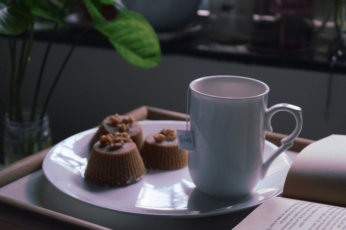 Teafobia's tweet photo. Is decaffeinated tea a healthier alternative to regular tea that has high amounts of caffeine?It's up to you to choose, but here are a few points to consider.
https://t.co/Bv5zVmD9AN https://t.co/JdKa4a0vTI