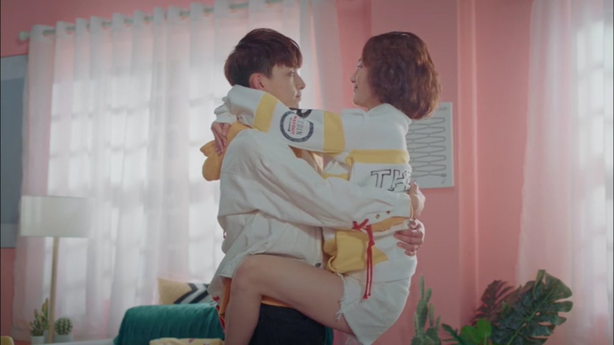 NyxGoddess9's tweet photo. #AccidentallyInLove é um #cdrama bem legal. É uma comédia romântica. Achei que foi envolvente e teve uma história boa. O destaque fica por conta da atriz #AmySun que arrasou fazendo um "duplo" personagem. https://t.co/j6pi3ncAGc