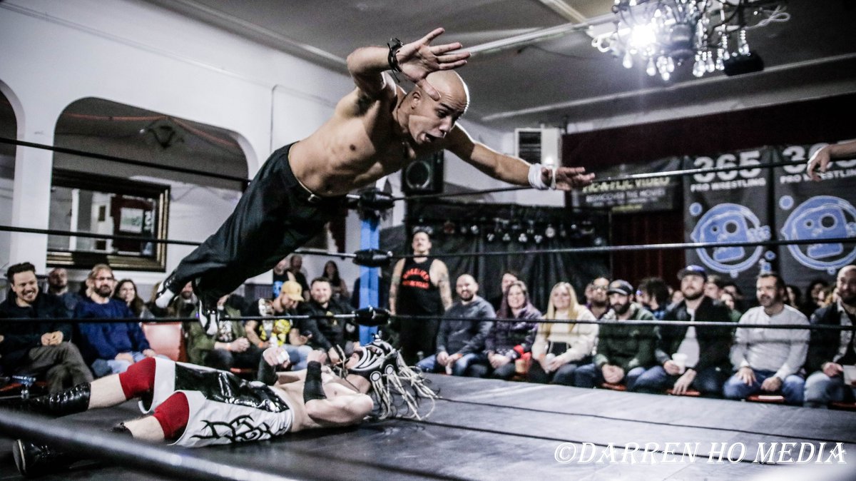 DarrenHoMedia's tweet photo. @SweetDaddySoul1 vs. @ElHaviko from @365pw at White Eagle Hall in James Bay on January 20, 2023
#365prowrestling #sweetdaddysoul #haviko #MomentofTruth #MoT3 #independentwrestling #prowrestling #professionalwrestling #prowrestlingphotography #PNW #PacificNorthWest #Wrestling https://t.co/TBhLamYdyE