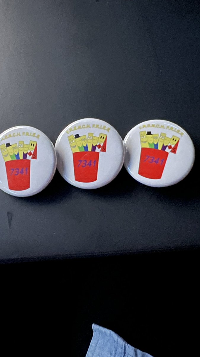 The buttons have arrived for Florida State Competition counting the the weeks @ftcfrenchfries <a href="/firstlikeagirl/">FIRSTLikeAGirl</a> @ftcteams #buttonfun #girlscouts @girlscoutscc @scouterrific_ceo