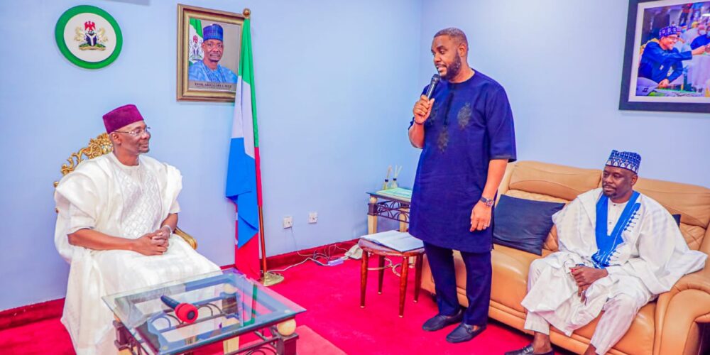 govaasule's tweet photo. Managing Director/CEO of AEDC, Engr. Adeoye Fadeyibi led a delegation, Management of Abuja Electricity Distribution Company to Govt House on condolence visit to Governor Abdullahi Sule and the entire people of Nasarawa State, over the death of his son Alh. Hassan Sule
#GOVAASULE https://t.co/ixC6wpY9Be