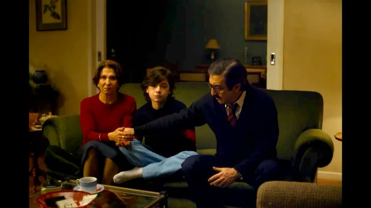 cscolari's tweet image. Walkmans, radios y telefónos públicos &amp;gt; Un análisis de &quot;ARGENTINA 1985&quot; desde los medios y los procesos de #mediatización @unfernandezmas @monrodriguez @CIM_UNR @gastoncingolan1 @sandvaldettaro @jrepoll @jeroriveracine  buff.ly/3DweFNf