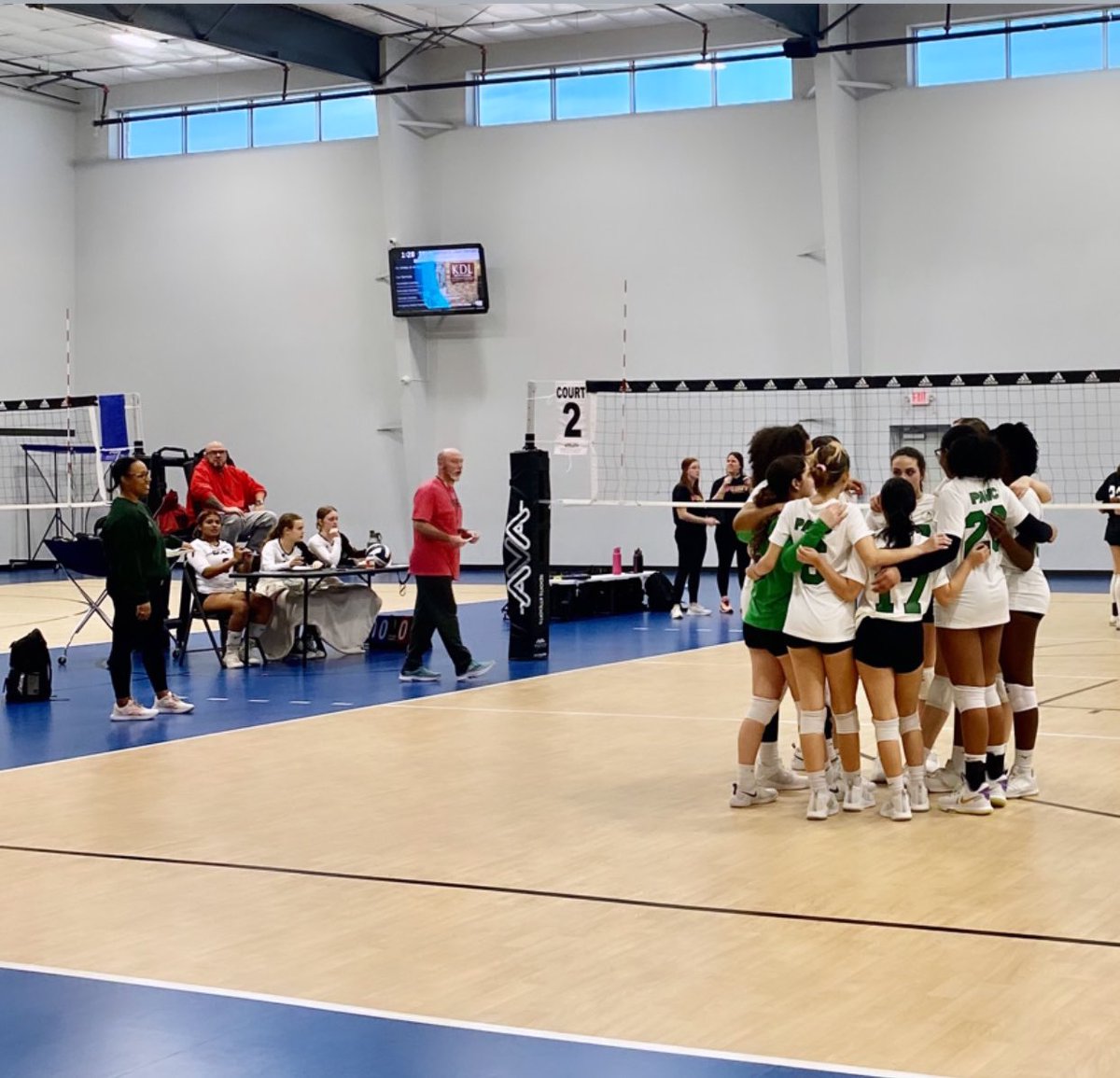MilayaGraves's tweet photo. Went 2-1 at the #HTownShowdown2 🤟🏼🖤💚🏐 #PAVC #16UVolleyball https://t.co/Y667cJbF6v