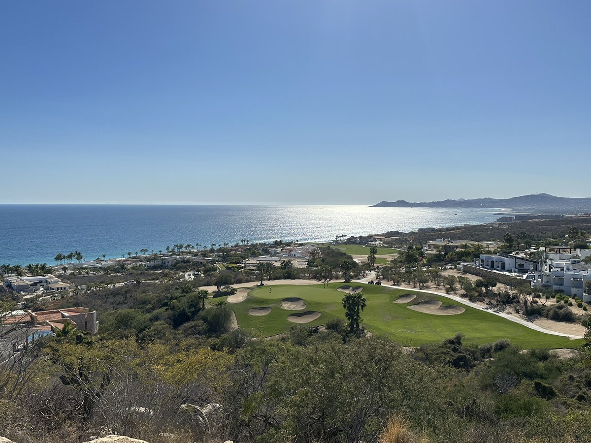 sshiew1's tweet image. ASGA hat looks good with Cabo background @JFoxtales @ASGAgolf @TMartin_8