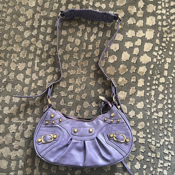 firstlady1026's tweet photo. So good I had to share! Check out all the items I'm loving on @Poshmarkapp #poshmark #fashion #style #shopmycloset #katespade: https://t.co/XiHRCoeVuG https://t.co/yfQO1U5yXB