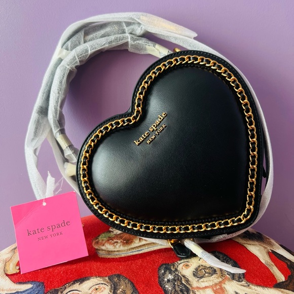 firstlady1026's tweet photo. So good I had to share! Check out all the items I'm loving on @Poshmarkapp #poshmark #fashion #style #shopmycloset #katespade: https://t.co/XiHRCoeVuG https://t.co/yfQO1U5yXB