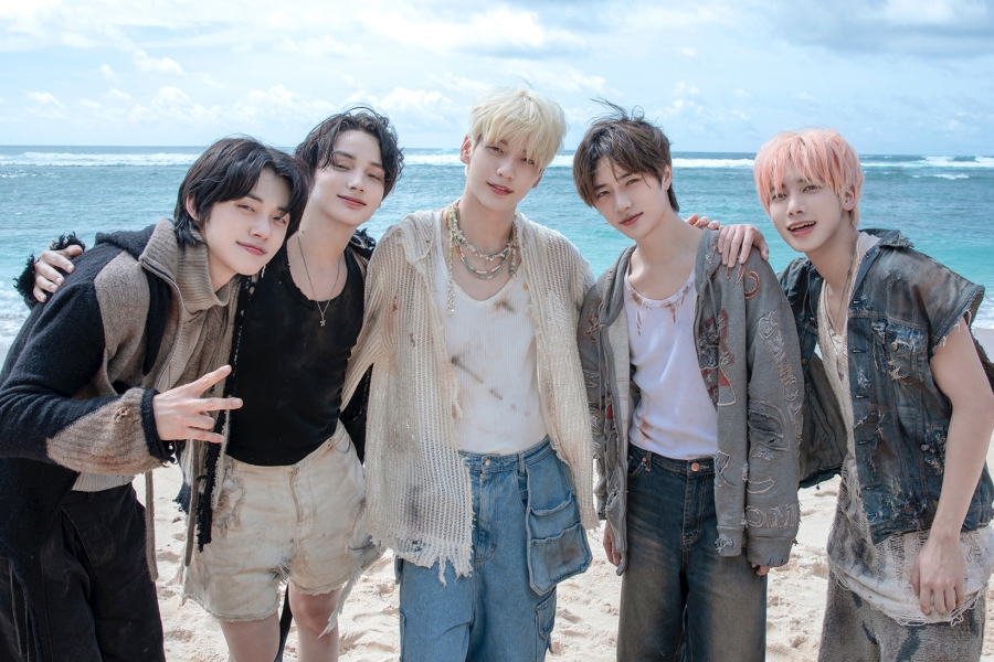 #TXT Scores First No. 1 On Billboard 200 With Biggest U.S. Sales Week Since Taylor Swift's "Midnights" #TXT_TEMPTATION_No1_on_BB200
soompi.com/article/156547…