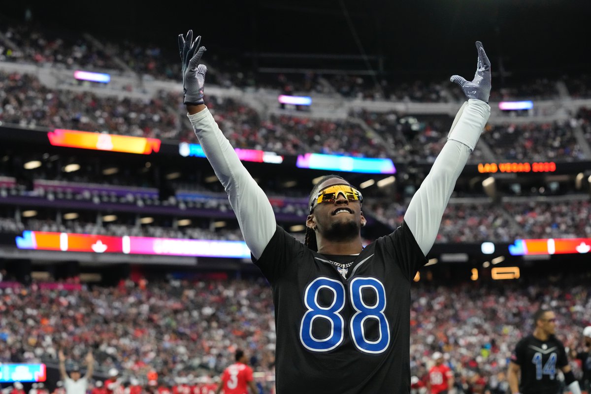 dallascowboys's tweet photo. 🗣@_CeeDeeThree ALL DAY!

#ProBowlGames | #DallasCowboys https://t.co/0pwOgy6vWw