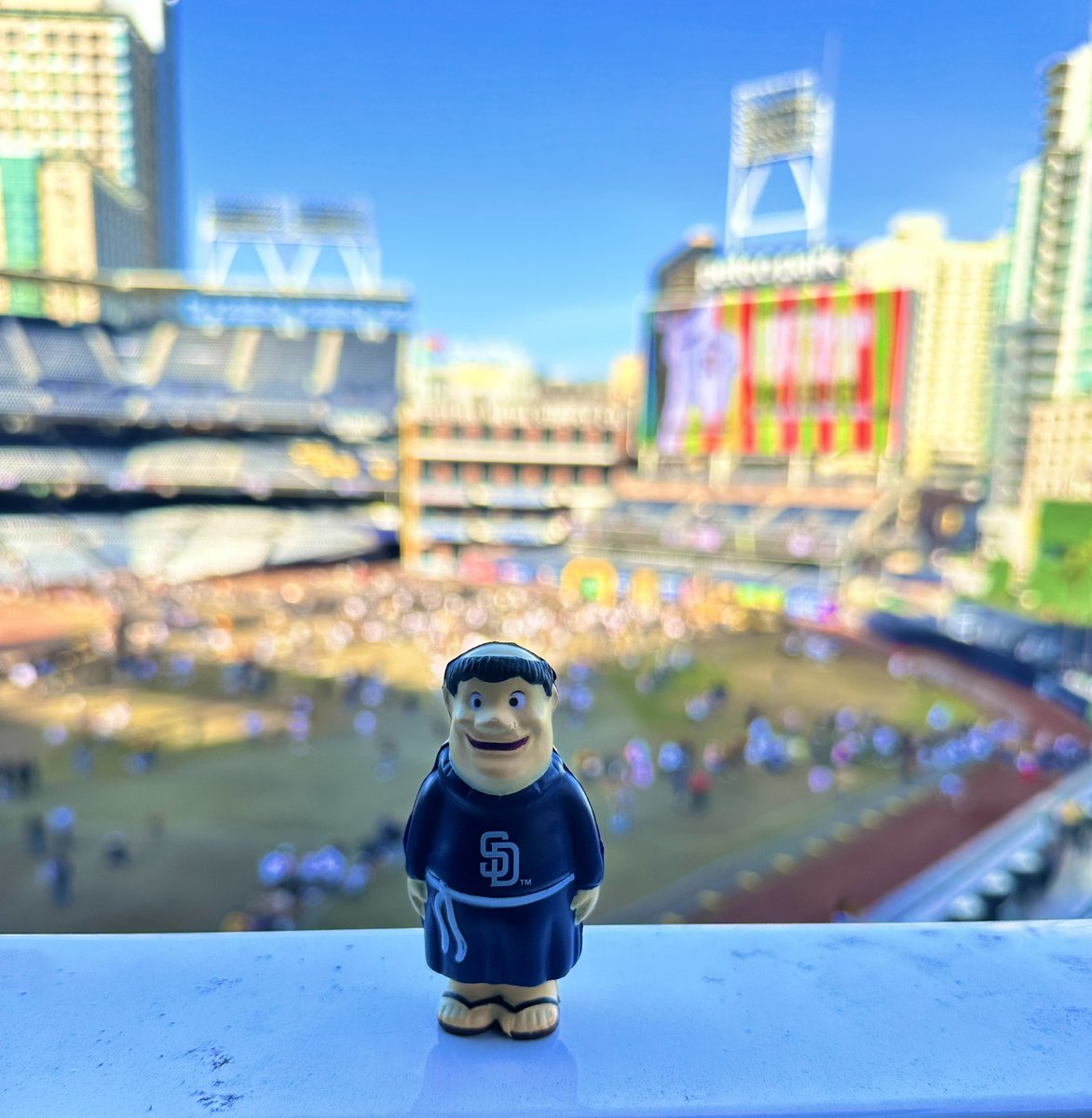 Mini Friar tweet media