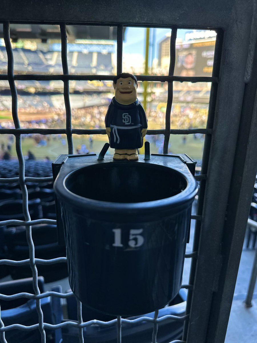 Mini Friar tweet media