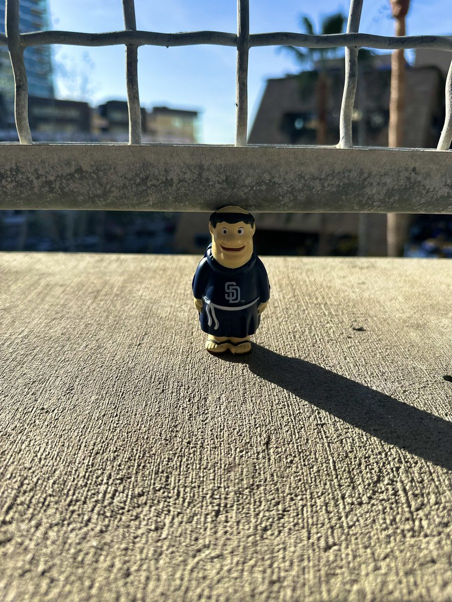 Mini Friar tweet media