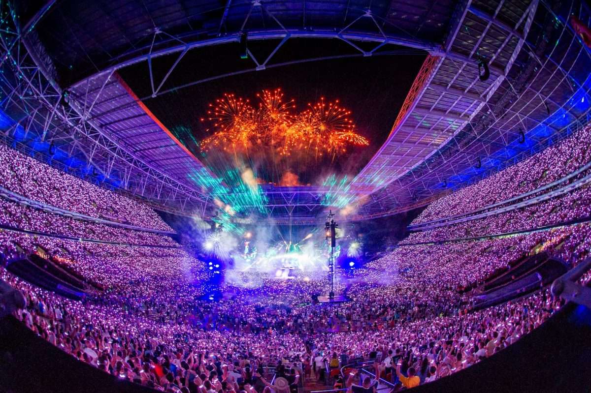 CallMeAbhiiii's tweet photo. Coldplay can do this. They don't need a Grammy 😌 https://t.co/tGUG5LJC8w