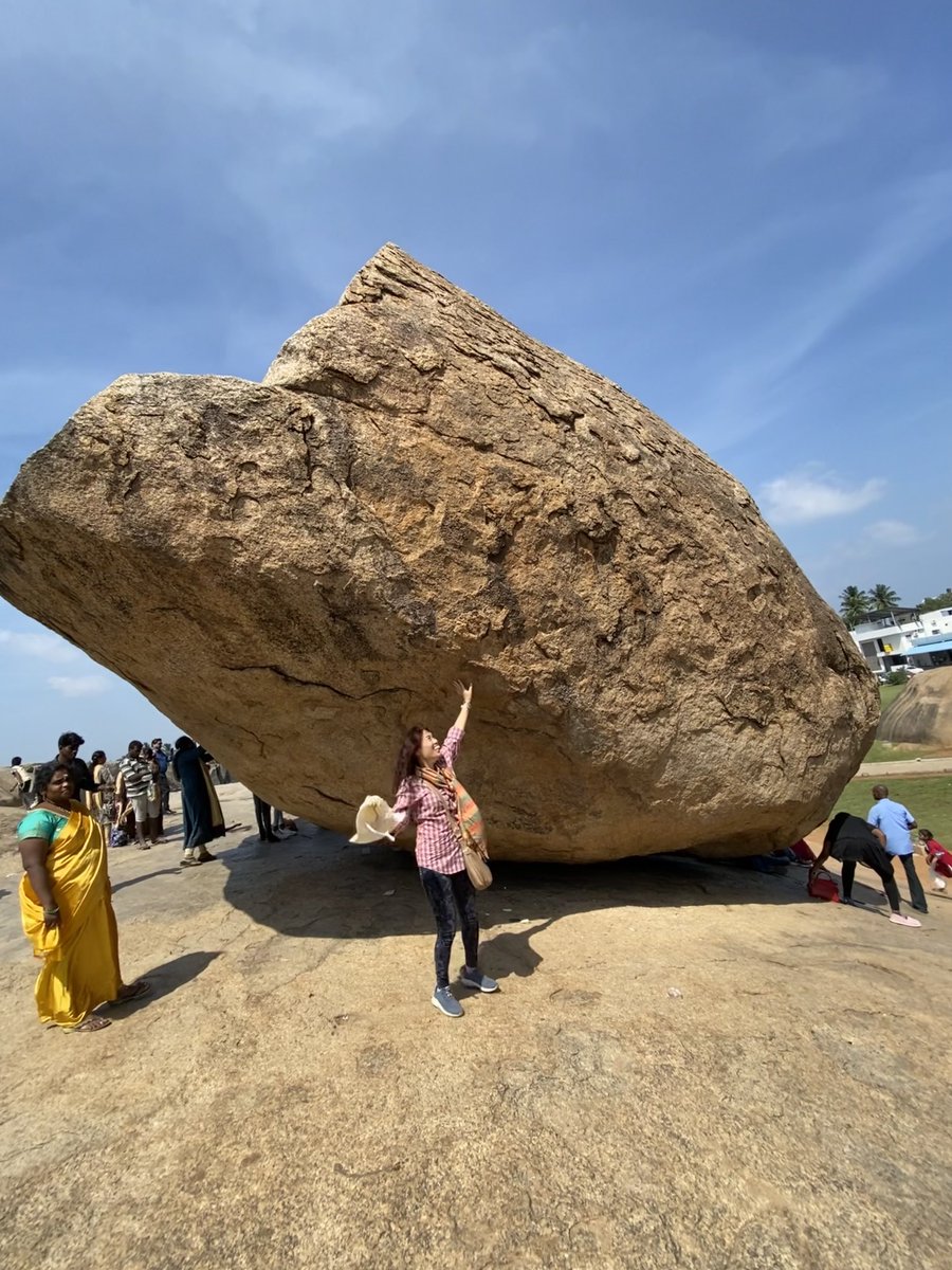 van_ntn's tweet photo. #KrishnaButterball #Mahabalipuram #TamilNadu 6m high 5m wide 250 tones heavy. Been there for approx. 1,200 years. Namesake given by a tourist guide to PM Indira Gandhi during her visit to this place in 1969. #MyHeritageAdventuresInIndia #IncredibleIndia https://t.co/T9h6xYBxL8