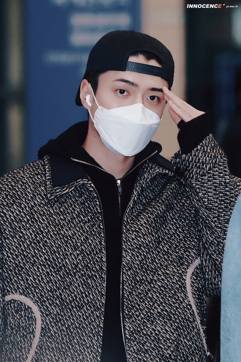 innocence_sh's tweet photo. 230206 ICN 🛬️
☀️☀️☀️
#吴世勋 #세훈 #SEHUN https://t.co/n8fIadsOcK