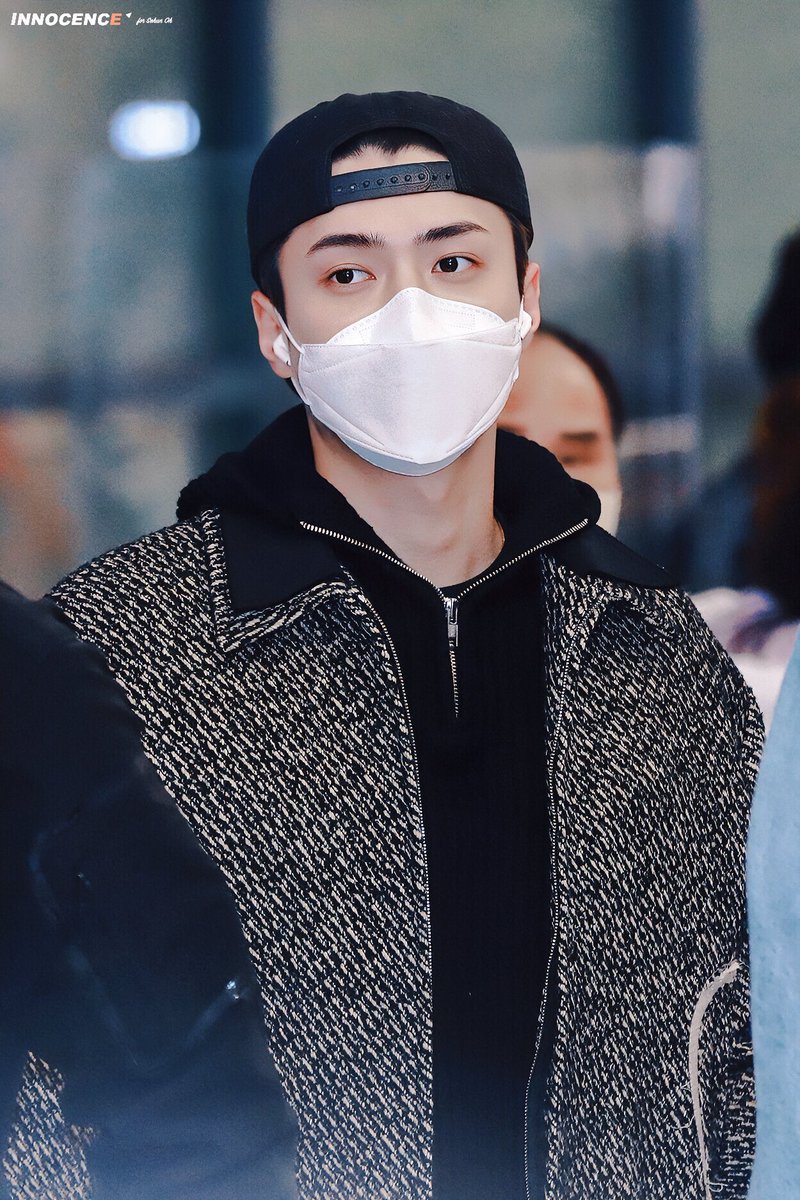 innocence_sh's tweet photo. 230206 ICN 🛬️
☀️☀️☀️
#吴世勋 #세훈 #SEHUN https://t.co/n8fIadsOcK