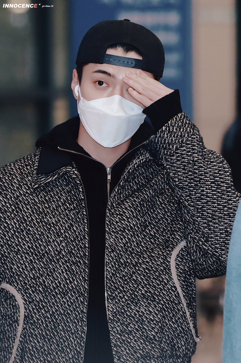 innocence_sh's tweet photo. 230206 ICN 🛬️
☀️☀️☀️
#吴世勋 #세훈 #SEHUN https://t.co/n8fIadsOcK