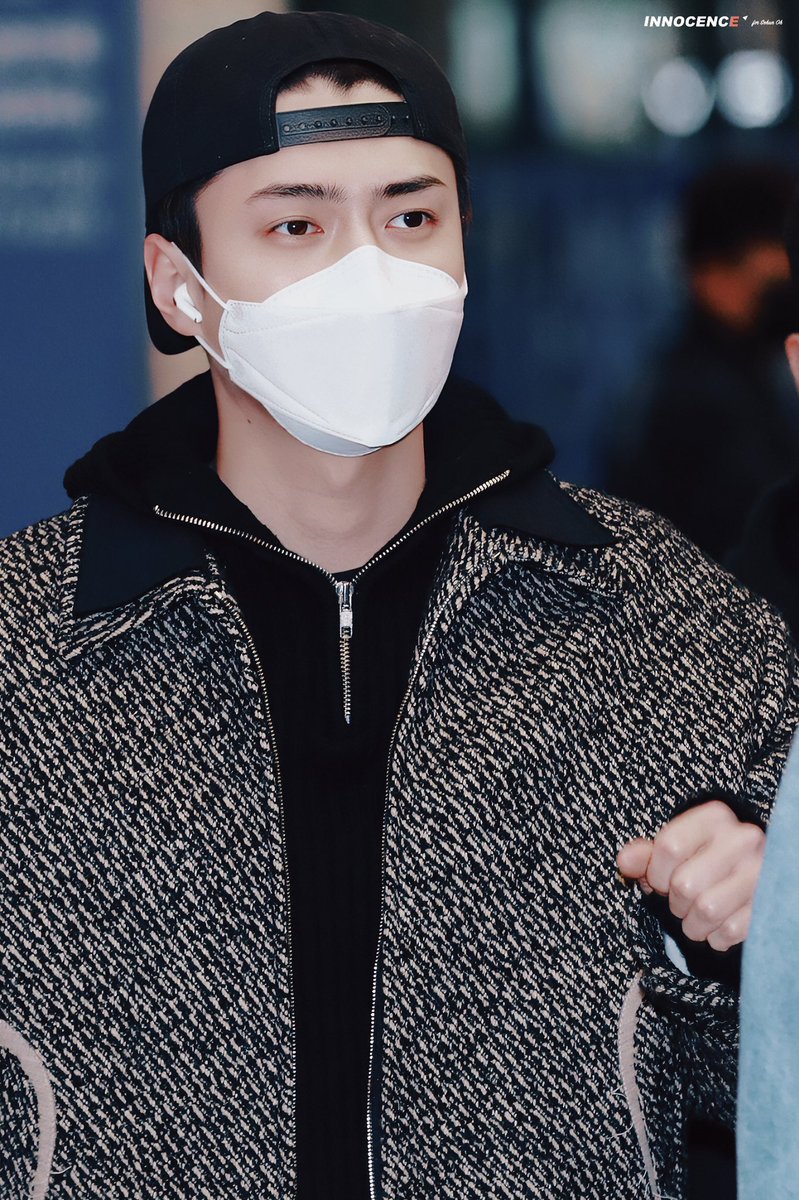 innocence_sh's tweet photo. 230206 ICN 🛬️
☀️☀️☀️
#吴世勋 #세훈 #SEHUN https://t.co/n8fIadsOcK