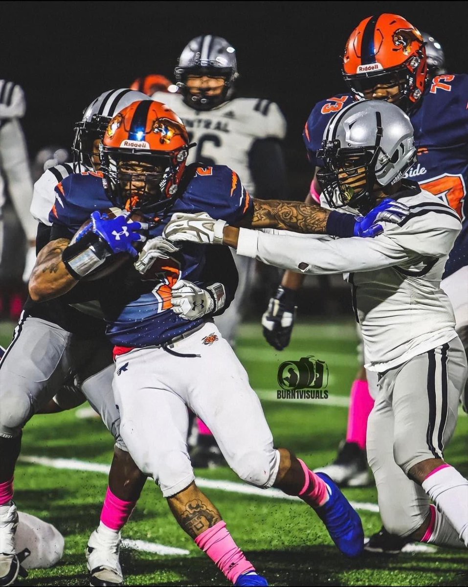 coachBoz_'s tweet photo. Congratulations to Jamari Jefferson Camajay Terrell and Tre Williamson, all 3 named to the IFCA Region 1 All-Star Team! 1 step closer to representing the North in this summer’s North/South All-Start Football Game! #PawsUP 

@Jamari08429922 @CamajayT @imTreWill219 https://t.co/fsErfCGNfg