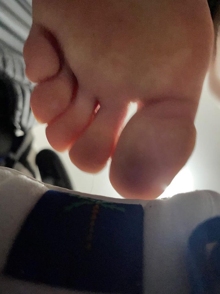 FindomMatt_'s tweet photo. Sejam igual minha puta @SneakerLoveBR, adore e sirva meus pisantes e idolatre essa sola perfeita!
Depois eu penso se deixo você lamber. https://t.co/tFBtWVFhPs