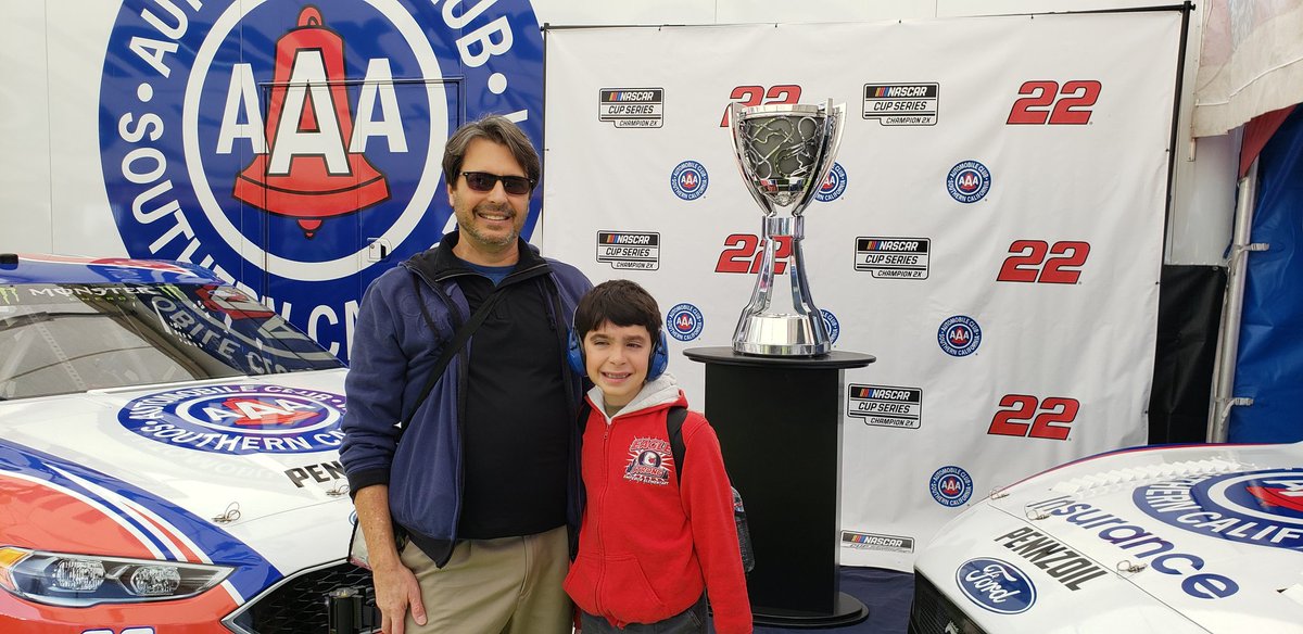 MSmithRealtor's tweet image. At the #BuschLightClash with my son. Main race next.