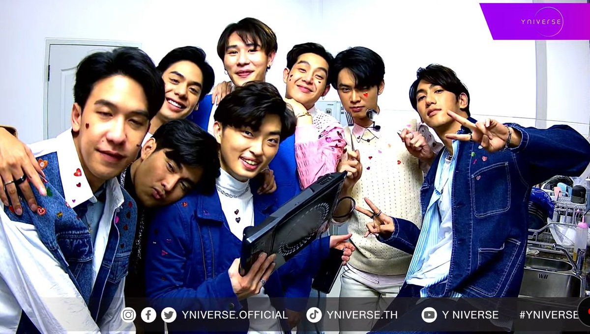 MD_mdsiri's tweet photo. พี่ว่าห้องครัวเป็นห้องที่ทุกคนชอบที่สุด เพราะมีของกินให้หยิบจับใส่ท้องแบบไม่ขาดมือและตลอดเวลา...#YNIVERSE #whenifallinlovewithc #wtnut #รอโดโน่มาโต้ทวิต #bankpongpun https://t.co/IO0Hf0Dgvc