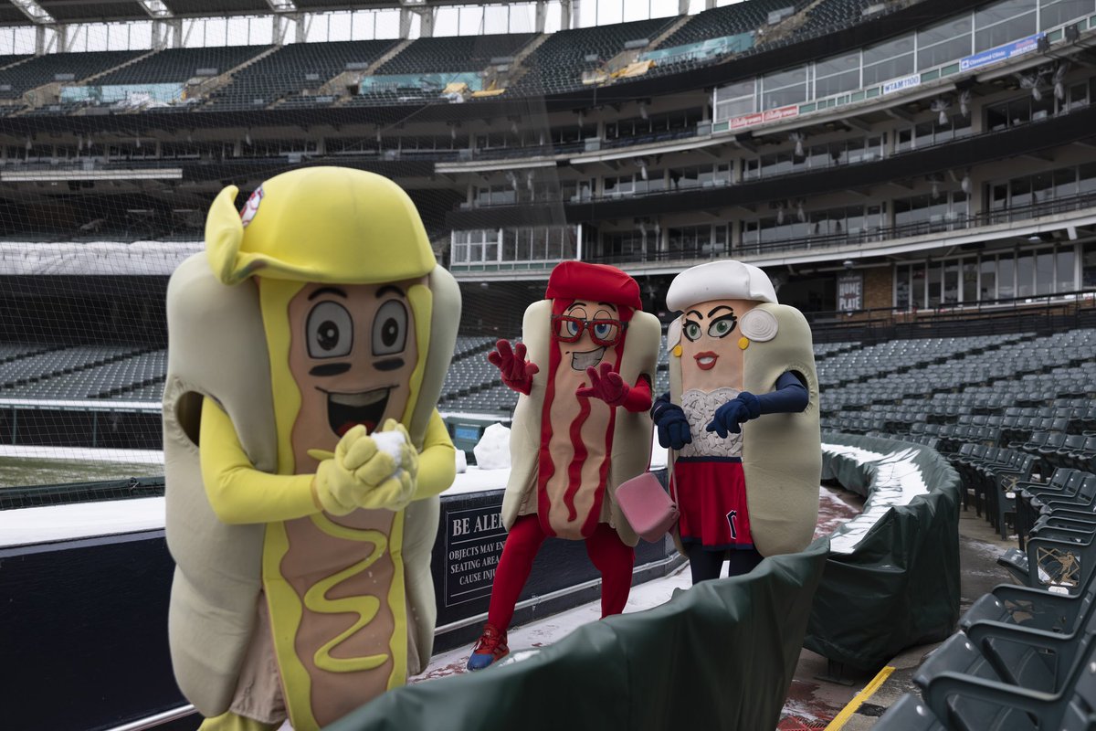 Guardians Hot Dogs tweet media