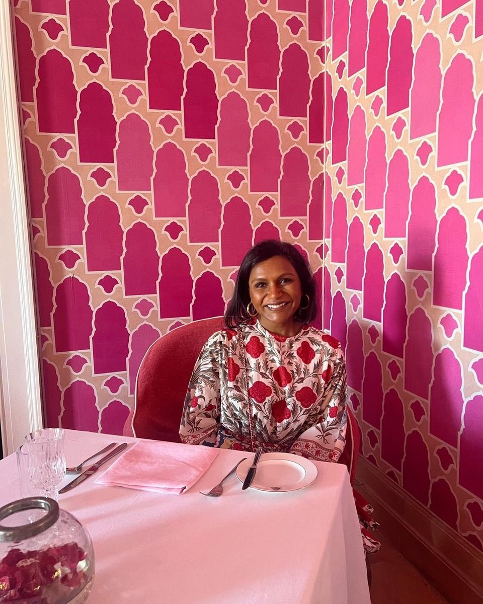 PuneTimesOnline's tweet image. #MindyKaling shares photos from a recent visit to #Jaipur; fans wonder if she is on a recce for her upcoming romcom film 🎥 

@mindykaling #ThePinkCity #JaipurCity #Rajasthan #KellyKapoor #TheOffice #NeverHaveIEver #MindyKalingInIndia