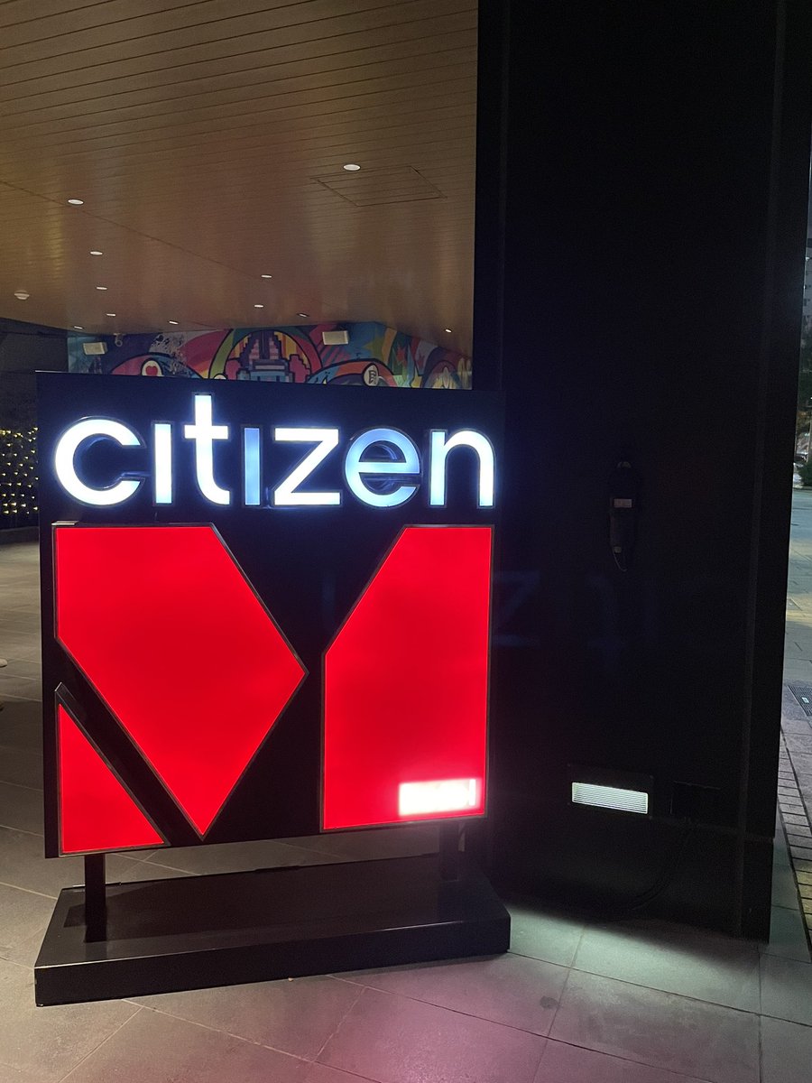 飯店房間是否很流行這種大落地窗🤔️