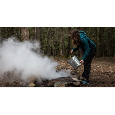 mjocJeep's tweet photo. Going camping this summer? Yes it is summer in Australia! Make sure you extinguish that campfire with plenty of water, dont leave your campfire burning as this often causes major bushfires. Take out your rubbish too! #Jeep #MJOC #jeepclub #JeepAustralia #jeepwrangler #OIIIIIIIO https://t.co/vtluK7h4Oi