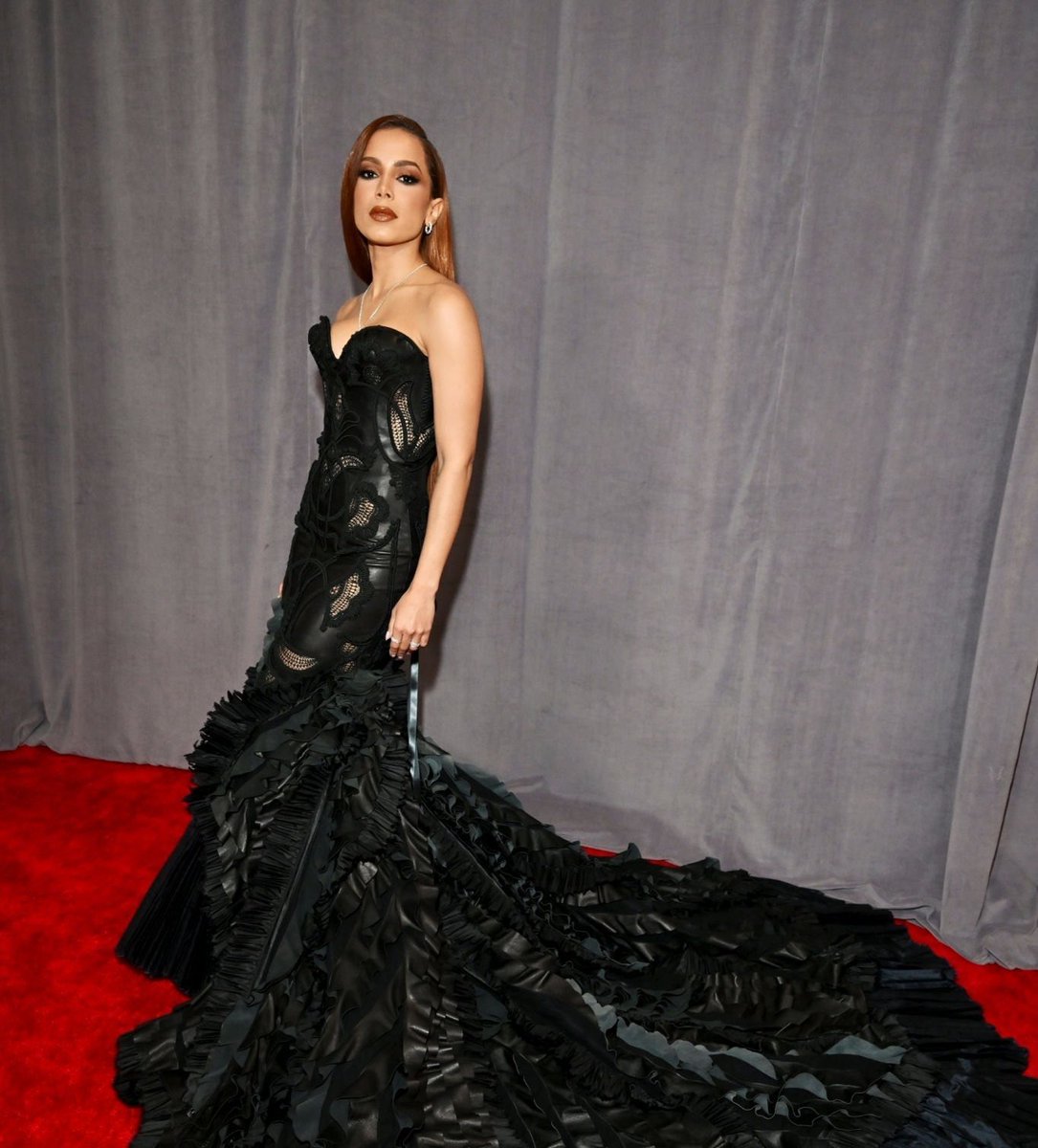 updatecultura's tweet photo. O olhar da GATA #GRAMMYs. https://t.co/df88eJbU3j