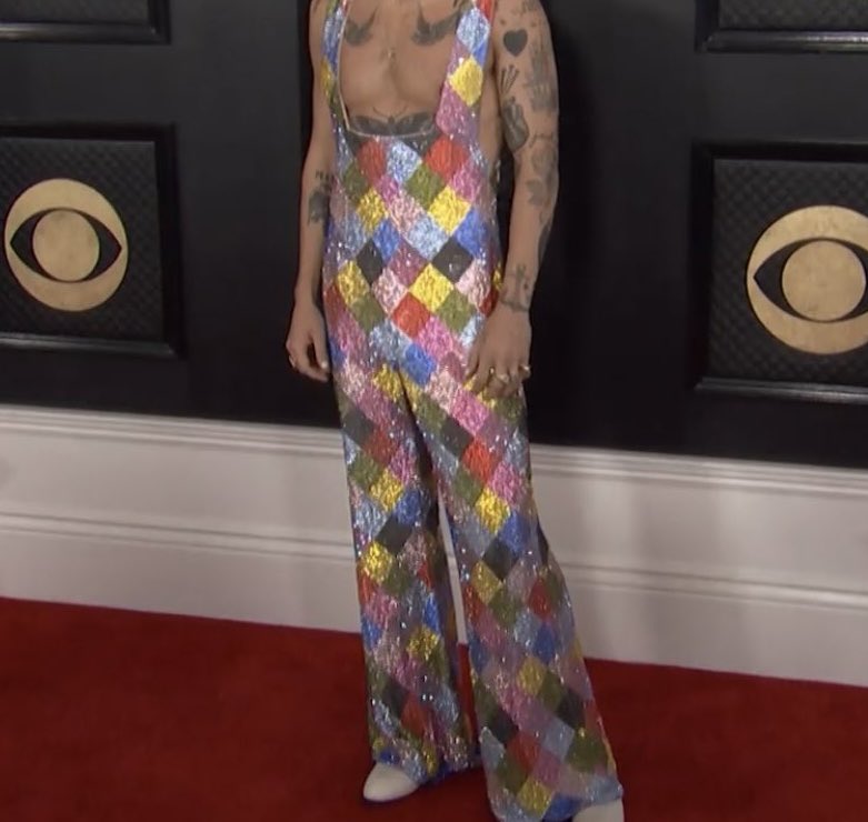 HSFEATURES's tweet photo. Harry Styles at the 2023 Grammys!! https://t.co/KORlhCxF4f