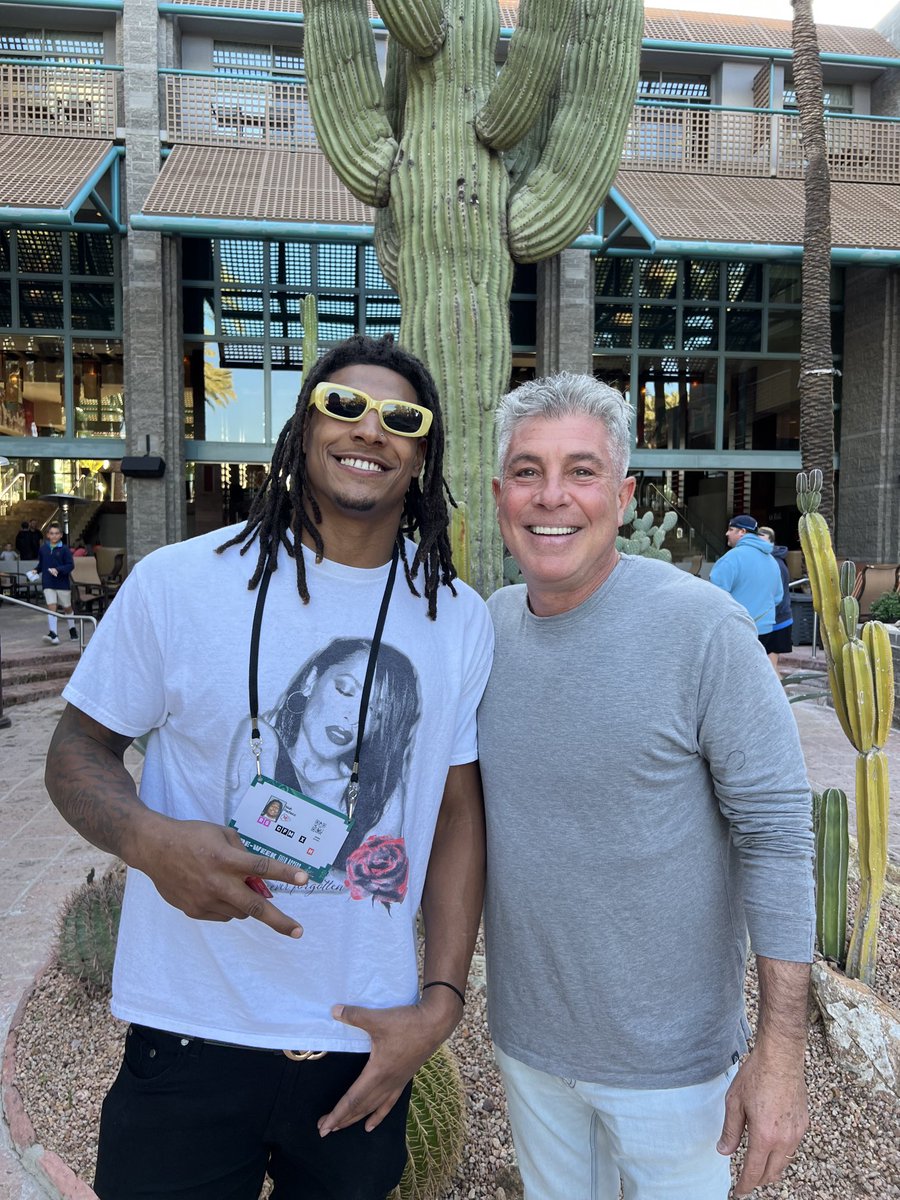 Neilsschwartz's tweet photo. Super Bowl week with ⁦@isiah_pachecoRB⁩ #Jenloop https://t.co/RZFLOql1vs