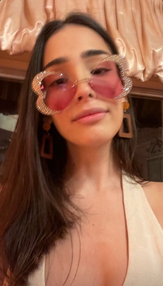 SHE’S SO MOTHER