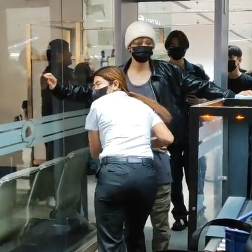 _abcdefghi_jay_'s tweet image. ATE NAKAKAHIYA YANG GINAGAWA MO SA TOTOO LANG !!!