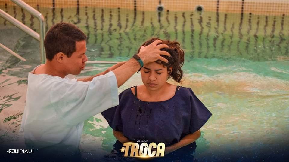fjupiaui's tweet photo. Quando um objeto quebra ou fica defeituoso logo vem à mente a ideia de trocá-lo, não é verdade? O problema é quando se trata em relação a Deus, afinal, a troca mais injusta é removê- Lo do primeiro lugar em sua vida e dar essa posição para coisas ou pessoas. https://t.co/jDh8L8AoEY