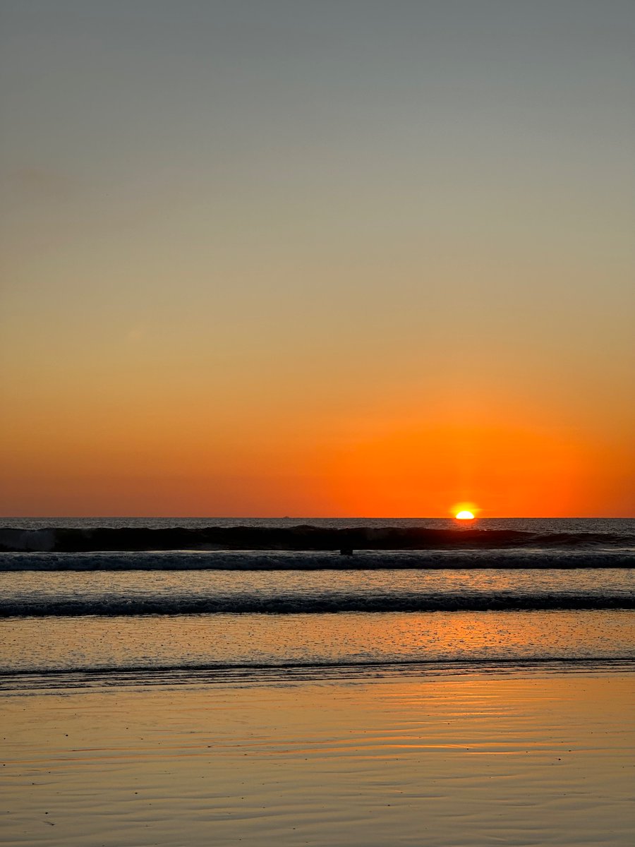 I hit 5 years with <a href="/CBSNewsColorado/">CBSColorado</a> last week while on the sweet beaches of Costa Rica 🏝️ asked if I could work remotely from there…still waiting for a response 😉 WOW 5yrs - gone by in a flash. I am truly grateful for the opportunities and work family!! Back to reality mañana!