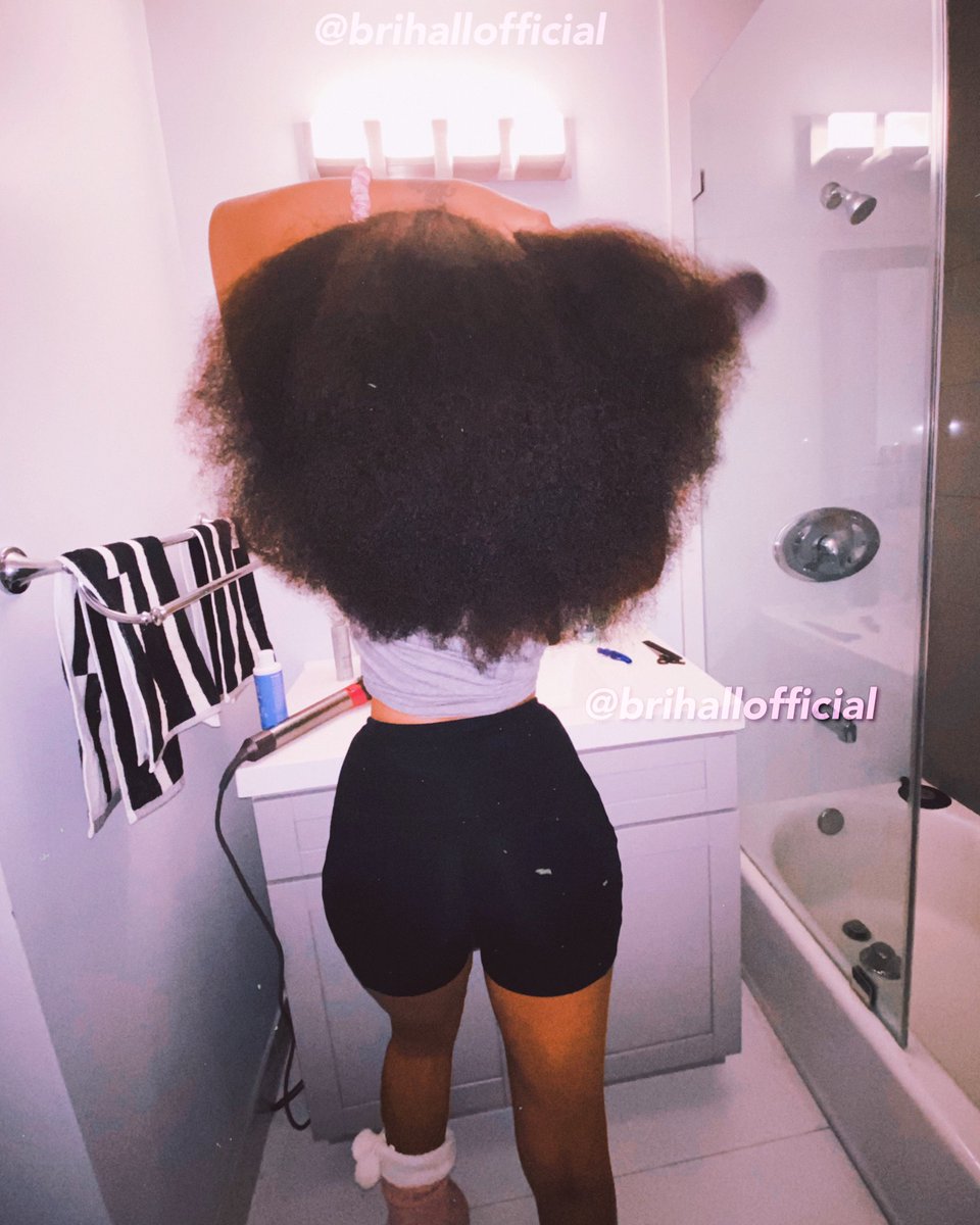 BriHallOfficial's tweet photo. This pic of my natural hair went viral on Pinterest and a lot of people still don’t know this is me 😭 https://t.co/SymZAfNLtG