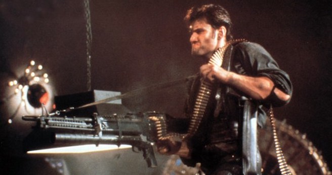 RanesHook's tweet image. It's bone-crunch time at #NoFootballNoProblem with THE PUNISHER! If #DolphLundgren played American football, he'd make a helluva badass linebacker: he'll PUNISH the opposing team's offense and splatter 'em all over the field!! youtube.com/watch?v=YJVT7F…