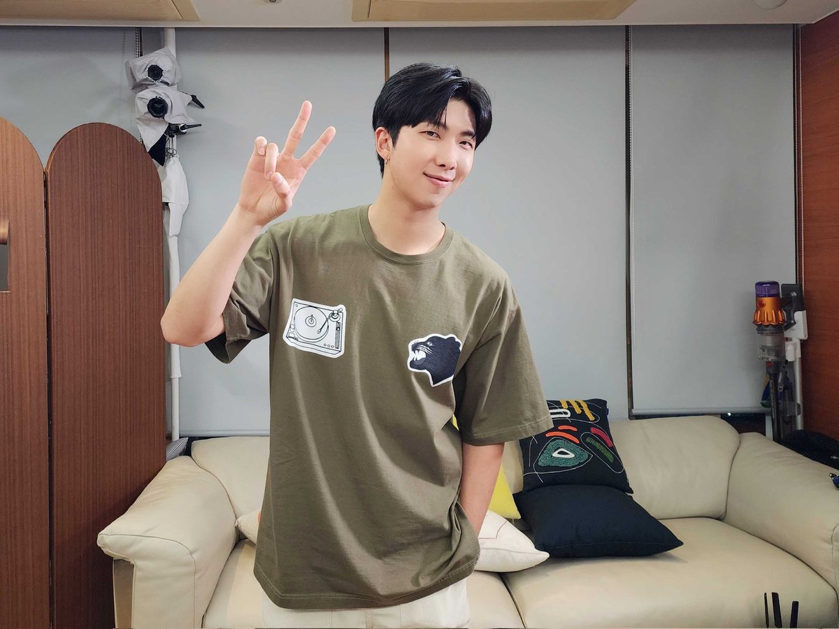 tithapuspa's tweet photo. Kamu orang pertama yang membuat ku jatuh cinta dengan bts..
Kamu orang pertama yg membuat ku lebih mencintai diri sndiri..
Kamu sumber semangat n inspirasiku..
Namjoonie apapun yg terjadi kami disini untukmu...

#WeLoveNamjoon https://t.co/zAPZL3KSSA
