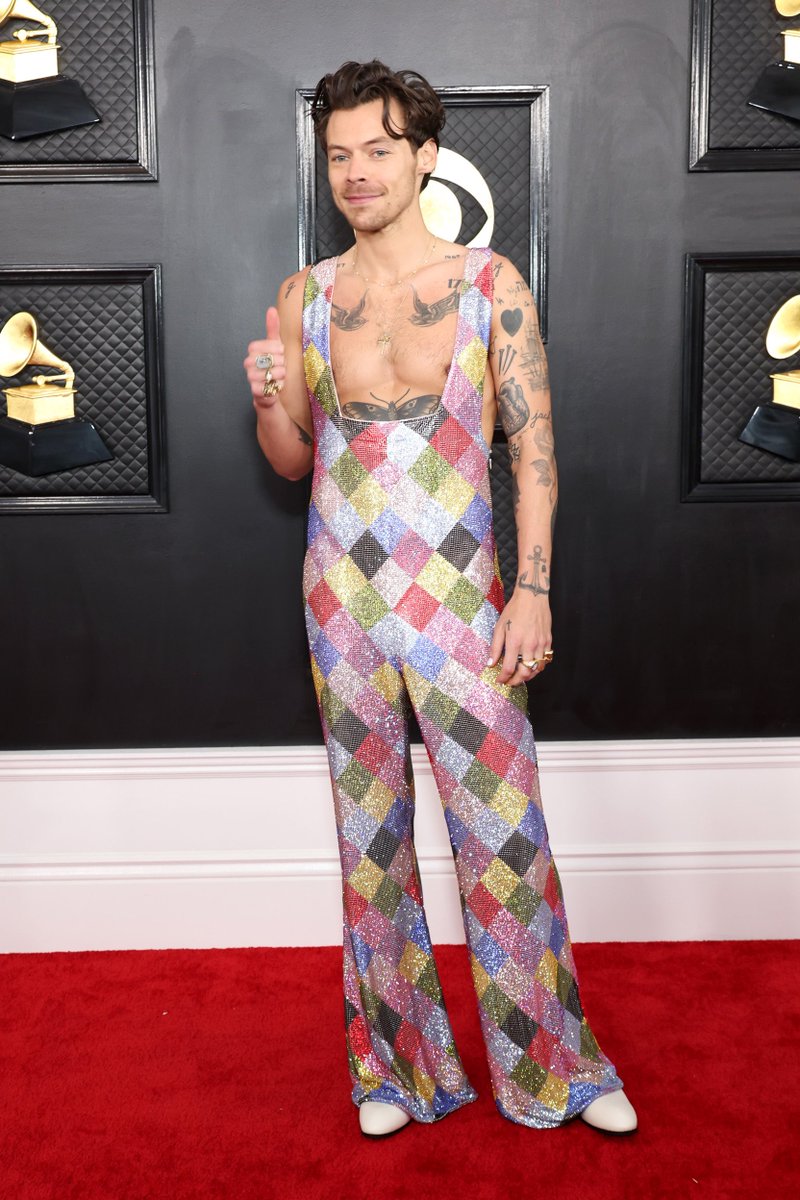 hsdcandids's tweet photo. Harry attends the 65th #GRAMMYs  in Los Angeles, California - February 5 https://t.co/iGdWNM3Q1r