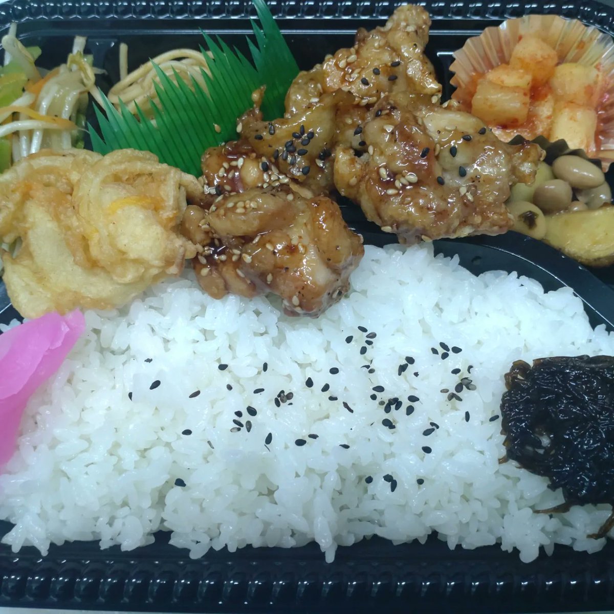 Petitefleur2147's tweet photo. 今日のおべんと

#沖縄市⁡
⁡#泡瀬⁡⁡
⁡#お弁当⁡
⁡#日替わり⁡
⁡#パン⁡⁡
⁡#クッキー
⁡#焼き菓子⁡
⁡#日替わりパン
#行楽弁当⁡⁡⁡
⁡ https://t.co/VH2wZcWwDO