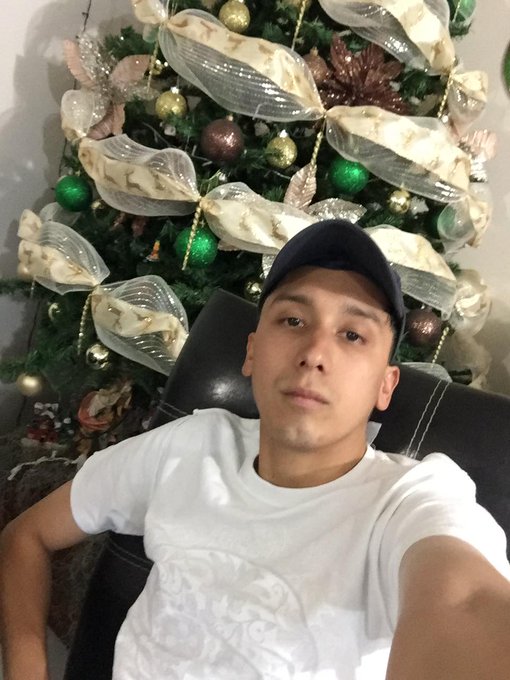 &iquest;qu&eacute; haciendo?, saludos, buena tarde https://t.co/5QQbTHB9jd