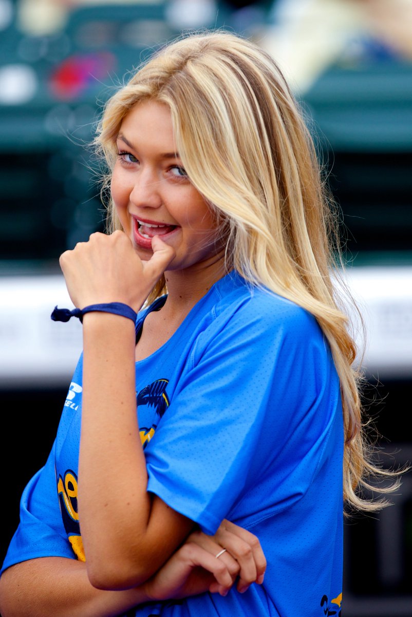 gigihadidphoto's tweet photo. 2014 gigi looking like a real life barbie https://t.co/WZKsiY5Seo