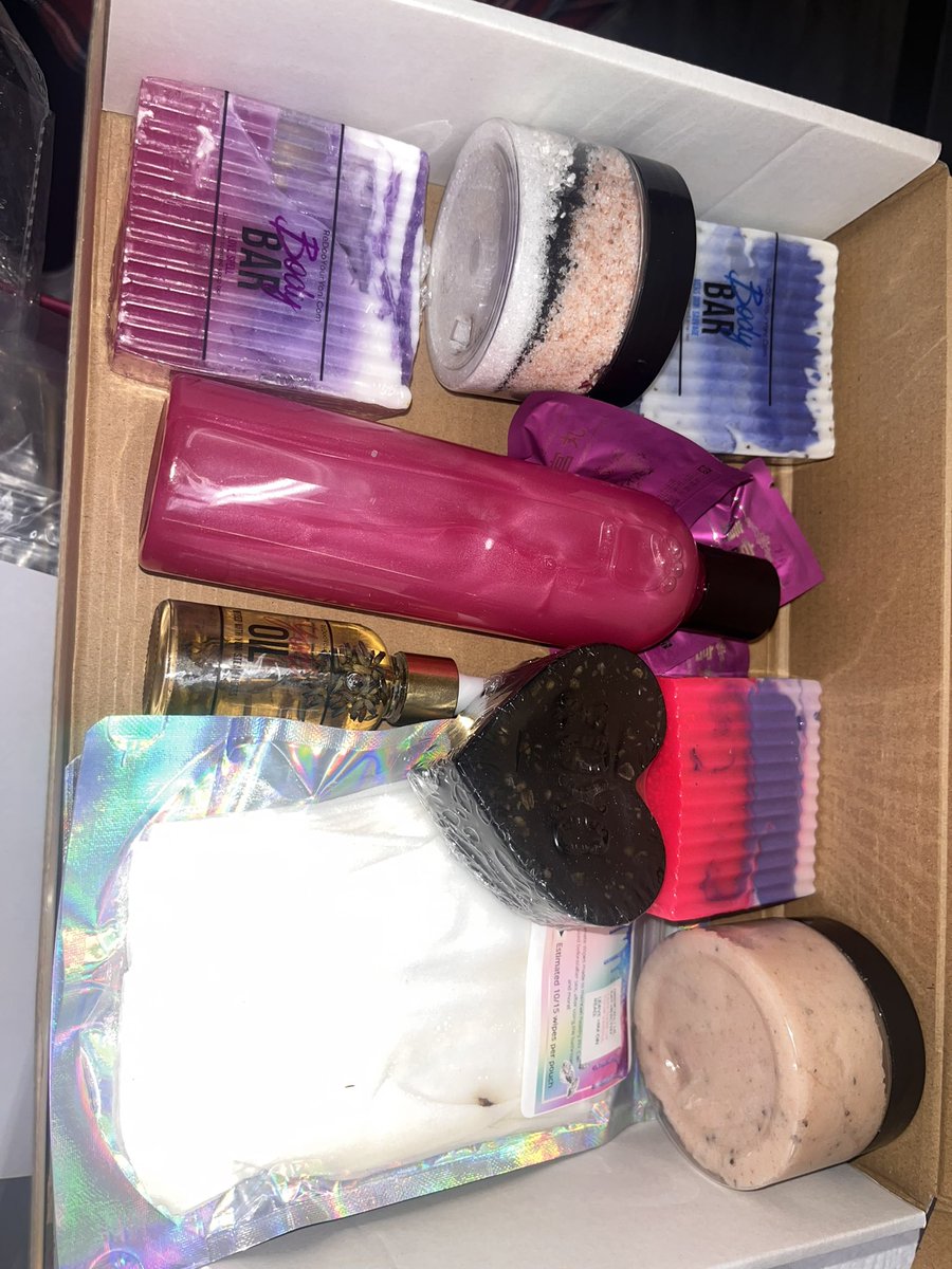 Iamdoo22's tweet image. Box for my bestie 🔥💅🏽🧼 #selfcarebox #yonicare #yonisoap