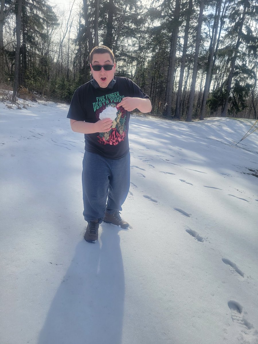 TheHolyRatKing's tweet photo. I want to thank @doubleTwretched and @EdgySovietBones for making me into a snojak https://t.co/2cA6Kbkmk6